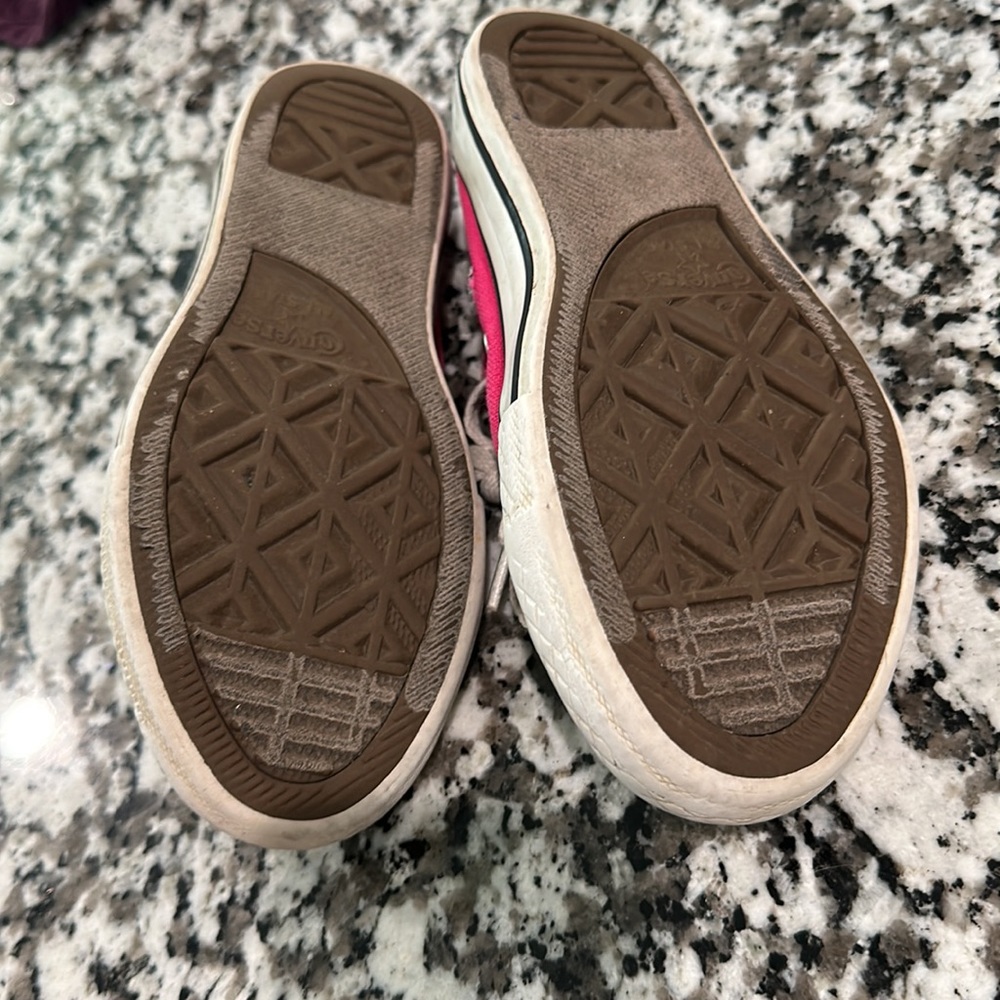 Pink Converse - Picture 3 of 6